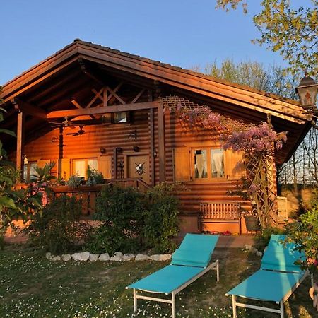 Chalet B&B Laghetti Martina Crevalcore Bagian luar foto