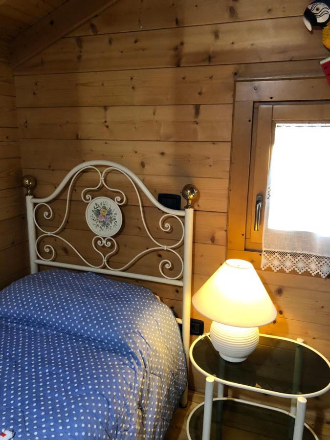 Chalet B&B Laghetti Martina Crevalcore Bagian luar foto
